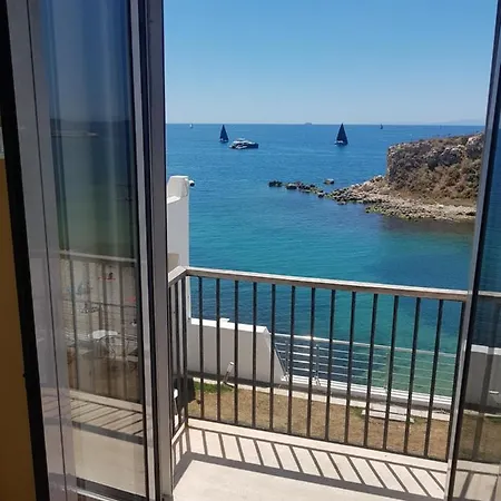 Bedwave Seaside Mansion Ostello Pireo