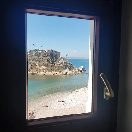 Bedwave Seaside Mansion * Piraeus