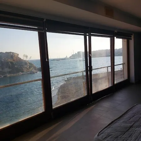 Ostello Bedwave Seaside Mansion Pireo