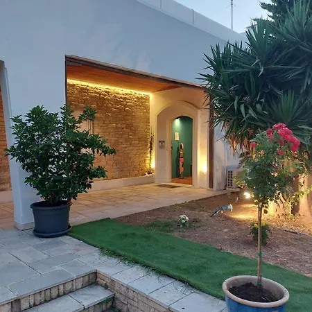 Bedwave Seaside Mansion * Piraeus