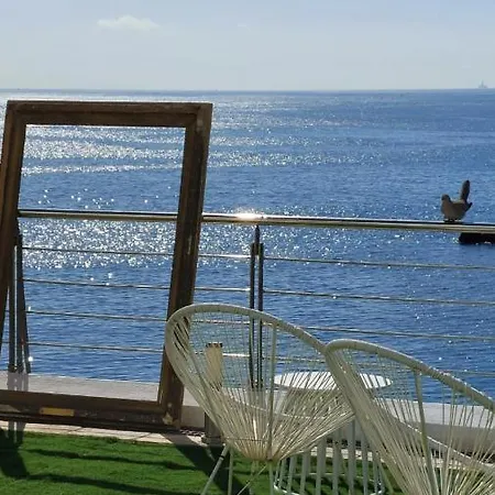 Bedwave Seaside Mansion * Pireo