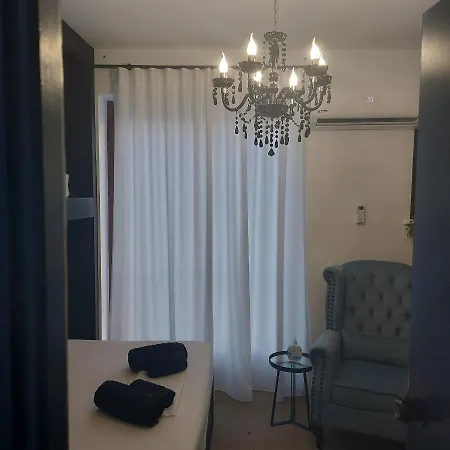 Bedwave Seaside Mansion Pireo