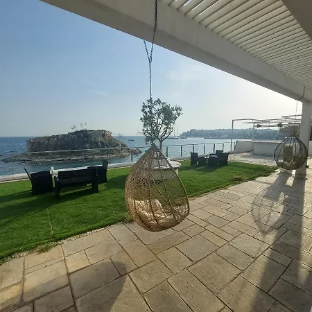Bedwave Seaside Mansion * Piraeus