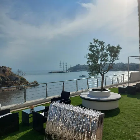 Bedwave Seaside Mansion Ostello Pireo